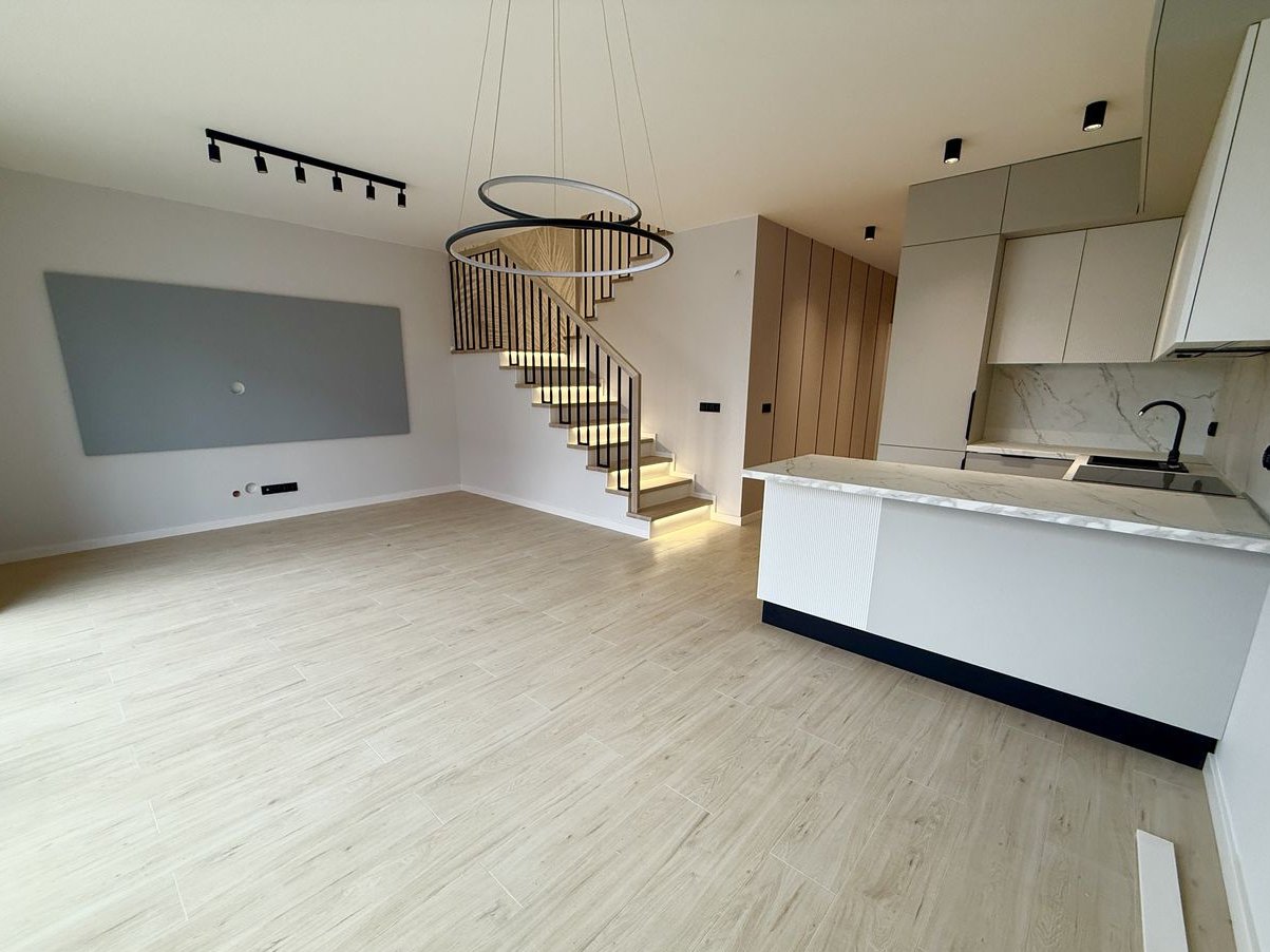 Gotowy do wprowadzenia! Bez PCC! Bezpośrednio! Bez prowizji!