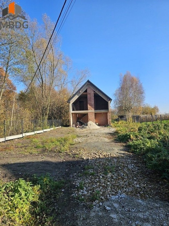 Nowoczesny dom, wokół cisza i zieleń pod Krakowem