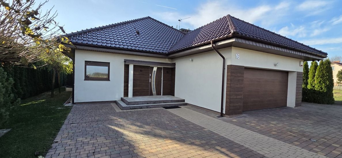 Piękny dom z ogrodem gotowy do zamieszkania Branno