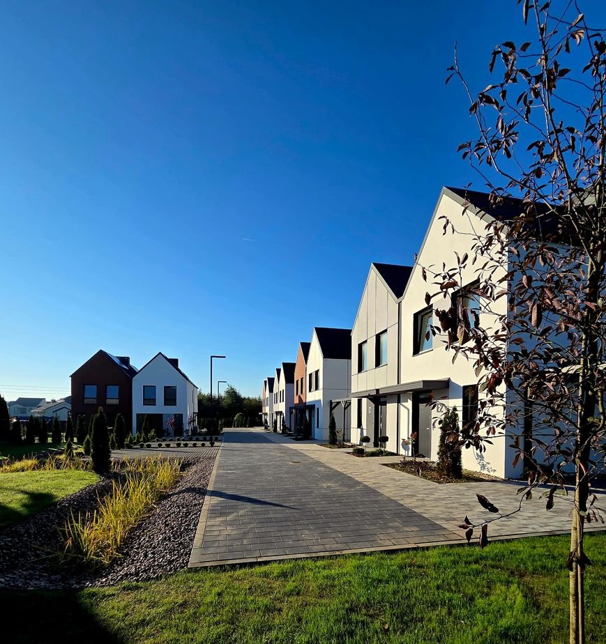 Dom, ogród, dwa miejsca postojowe, gotowe do odbioru