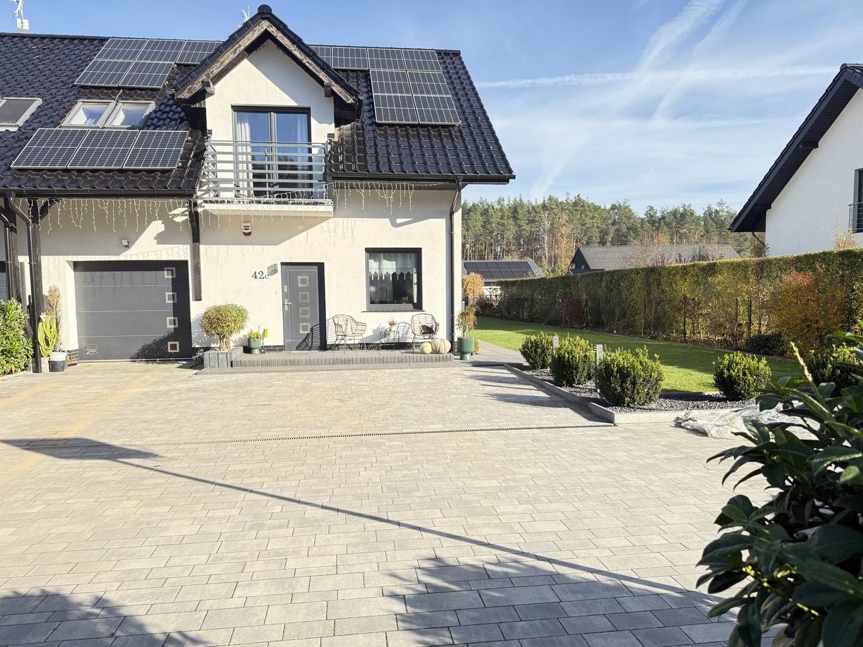 Piękny nowoczesny kilkuletni dom z pięknym ogrodem-Barlinek-Krzynka.