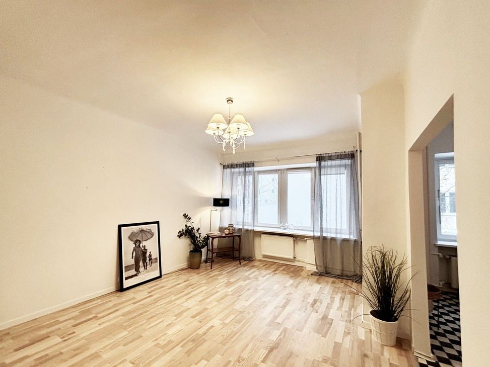 Dwustronne, ciche, 200 m od metra