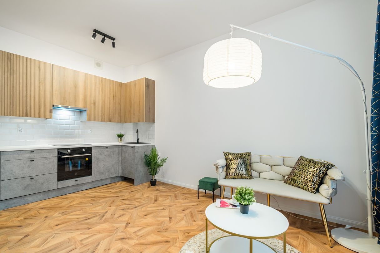 54 m2, 3 pokoje. Po remoncie. Bez prowizji! Piękna kamienica! Balkon