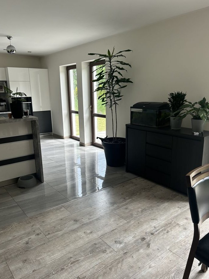 Syndyk sprzeda nieruchomość gruntową zabudowaną Swędzieniejewice