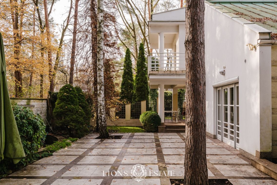 Modernistyczna rezydencja | 450 m2 | Starodrzew