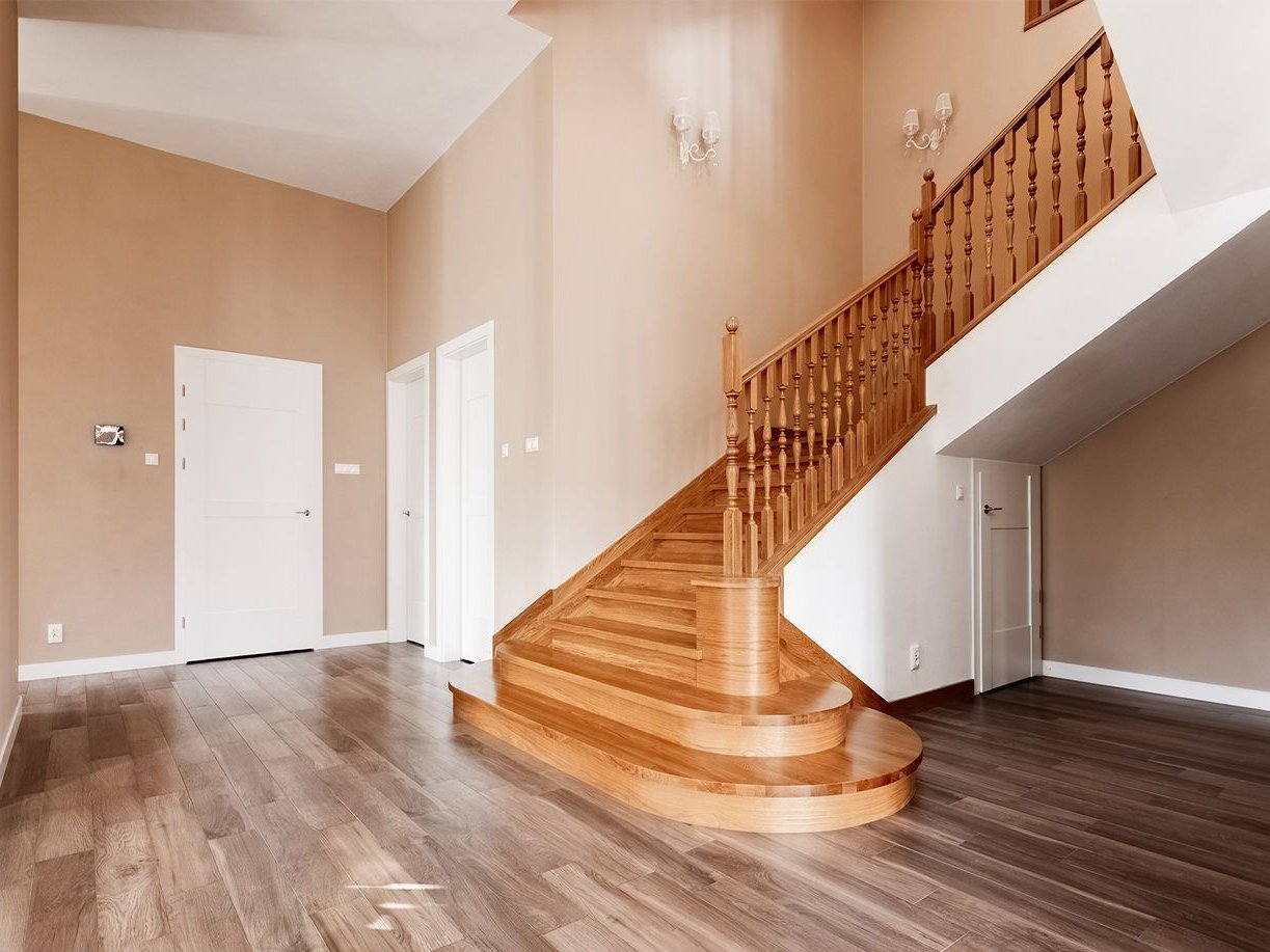 Stylowy Dom z Potencjałem, Komfort i Elegancja