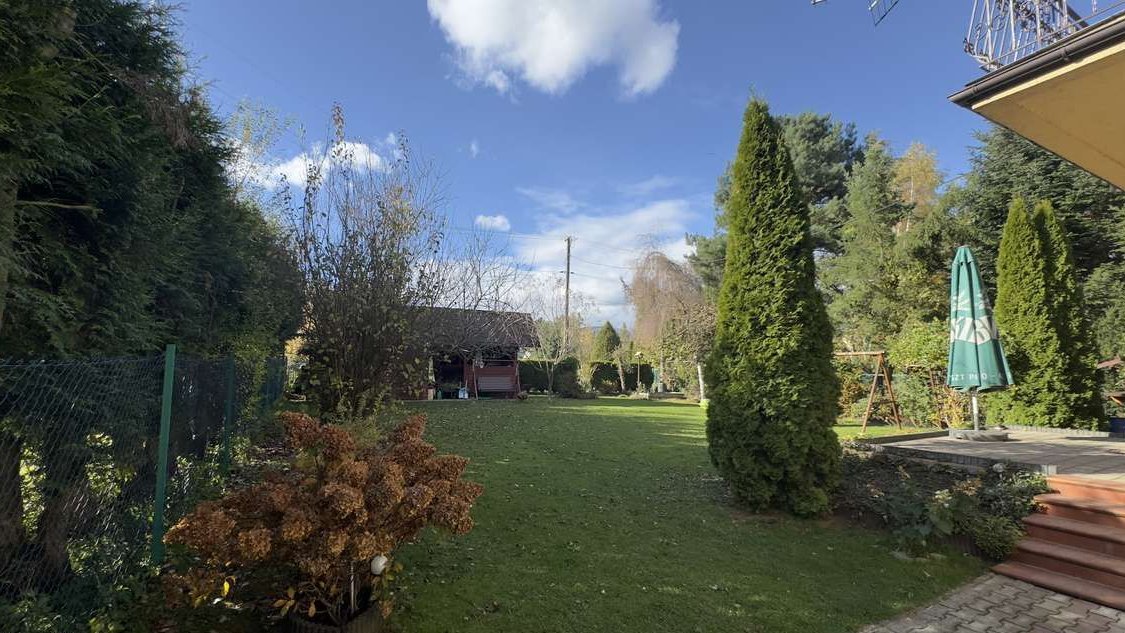 Przestronny dom z ogrodem w spokojnej i atrakcyjnej lokalizacji-Kalna