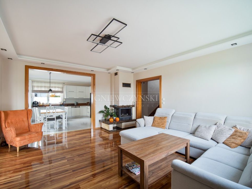 Wyjątkowa posesja z prywatnym stawem