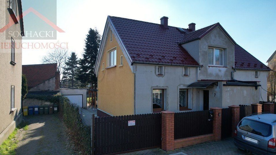 Pół domu z dużym ogrodem