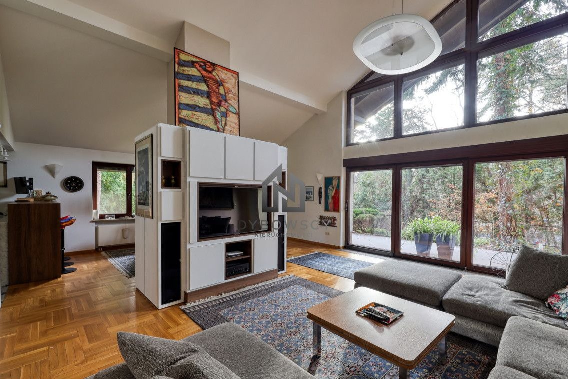 Dom wolnostojący z salonem wysokim na 6m Józefów