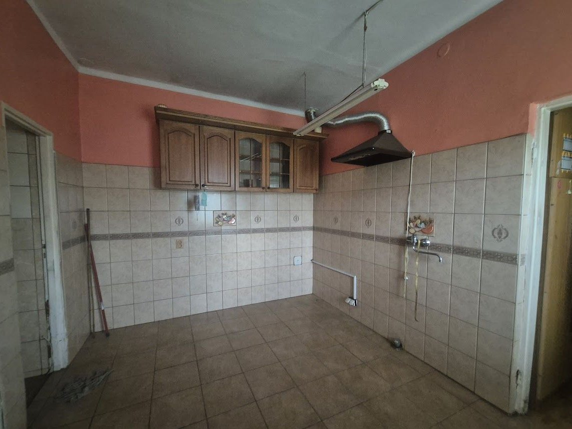 Niewielki dom w gm Mykanów