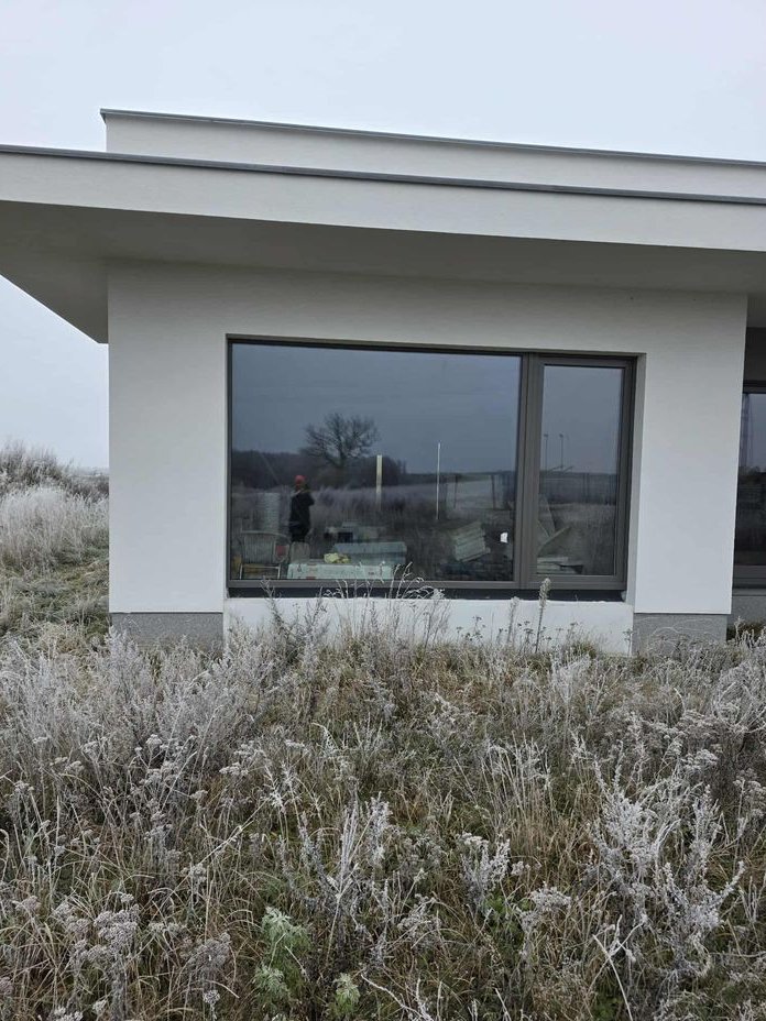 Dom 99m2, nowoczesna bryła, jezioro, Puszcza, ogród, taras na dachu