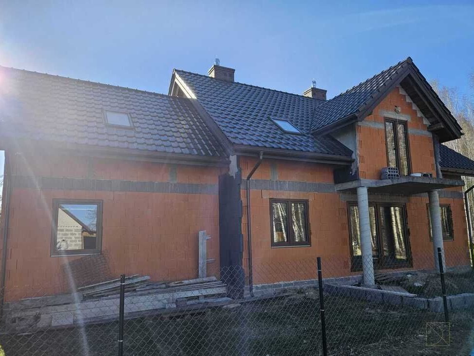 Dom piętrowy w stanie surowym zamkniętym - 260 m²