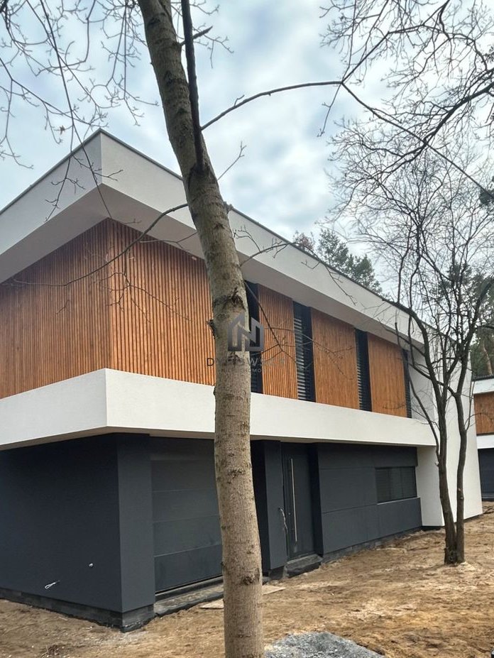 Nowoczesny dom jednorodzinny w Józefowie