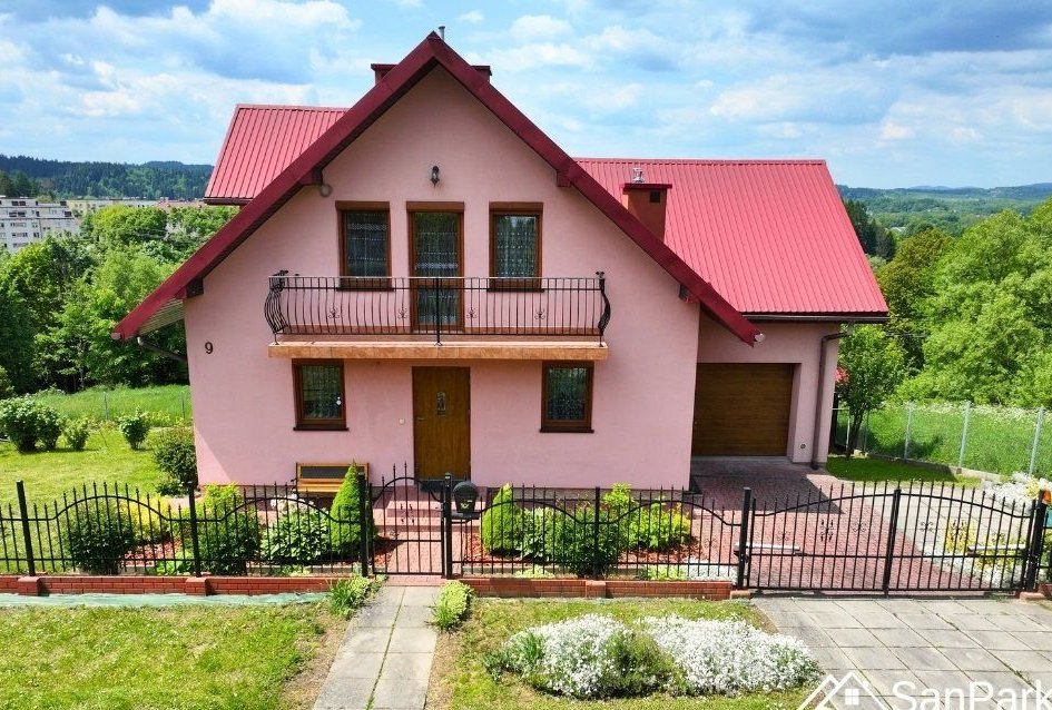 Dom na sprzedaż – Lesko, 5 pokoi