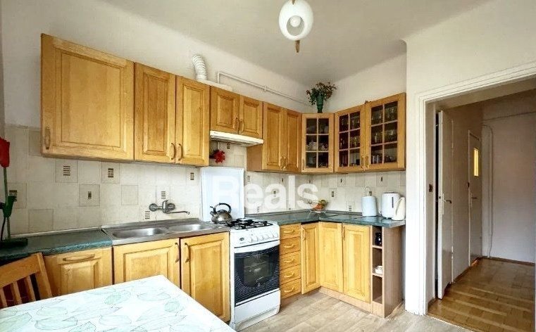 Duży 1 pok. z kuchnią, kamienica Nowolipki.