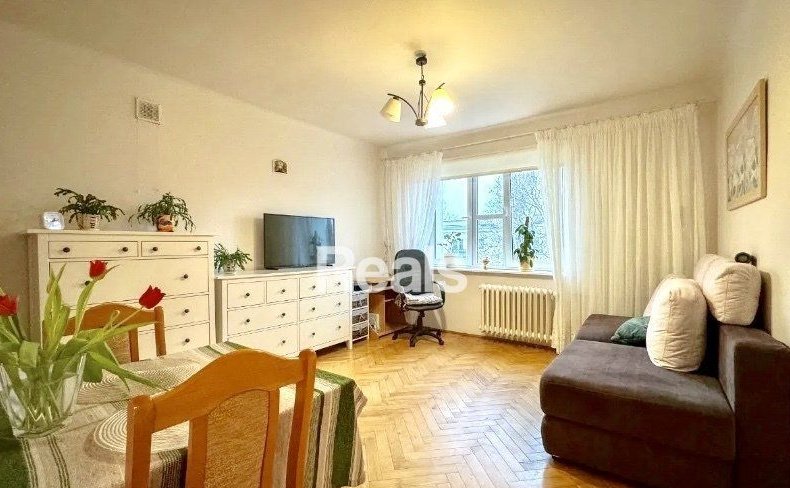 Duży 1 pok. z kuchnią, kamienica Nowolipki.