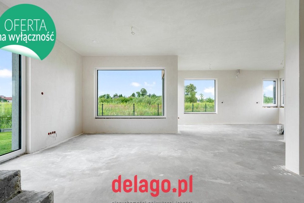Dom z dużymi przeszkleniami 172 m2 5 minut od s7