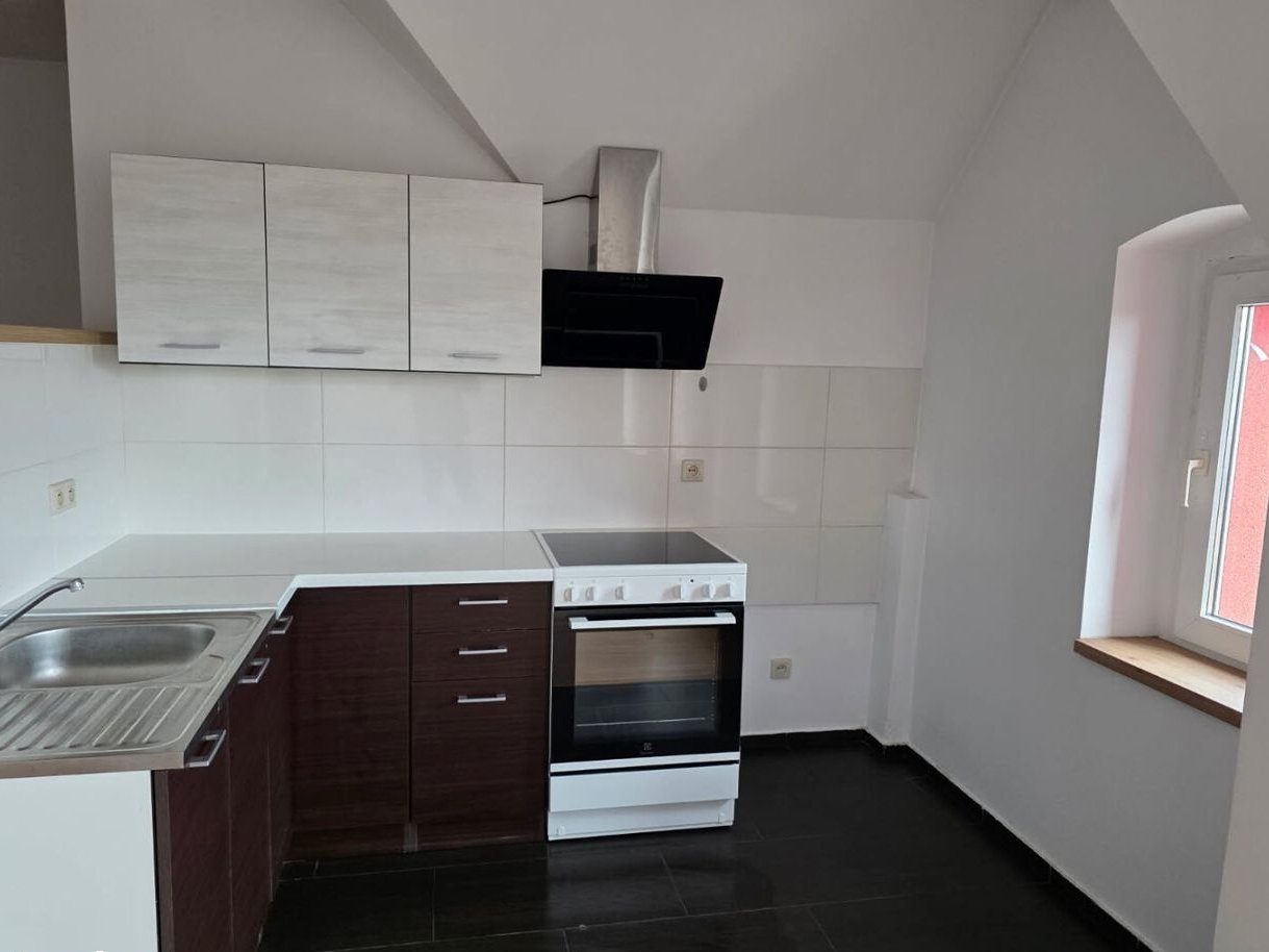 Mieszkanie 2-pokojowe z ogrodem na wynajem o pow. 55m2, II piętro.