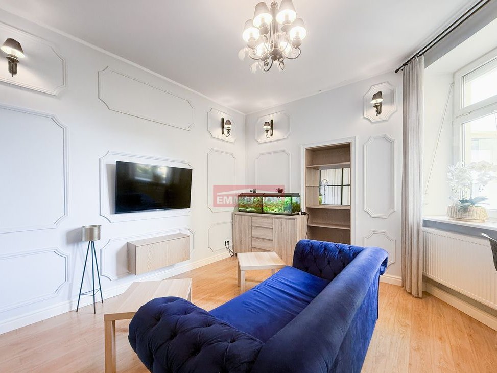 Podwyższony parter, Bulwary Wiślane, Centrum