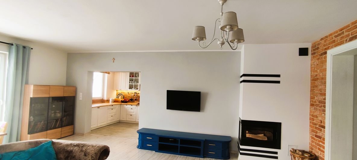 Zamieszkaj tam, gdzie inni przyjeżdżają odpocząć – widok na jezioro