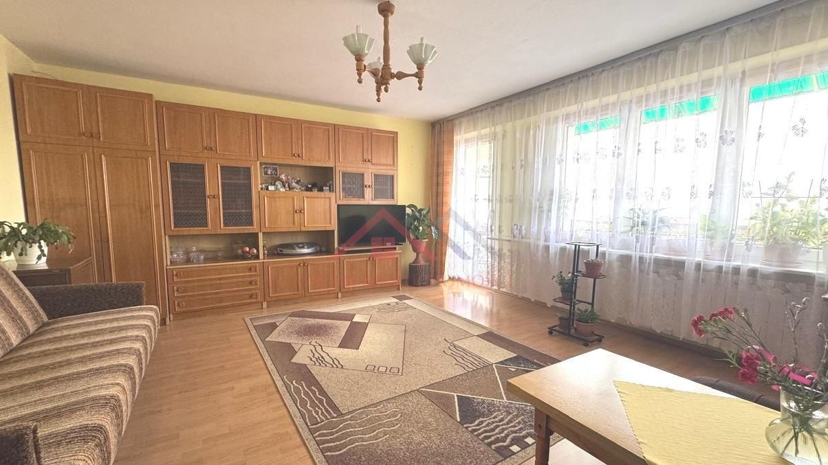 Funkcjonalny układ, oddzielna kuchnia, piwnica, pa