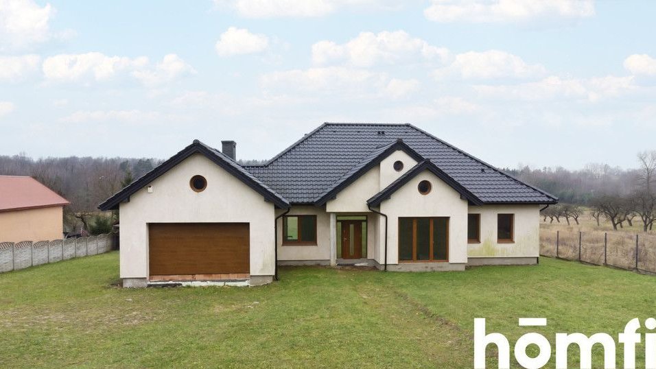 Piękny Przestronny Dom Z Bardzo Dużą Działką