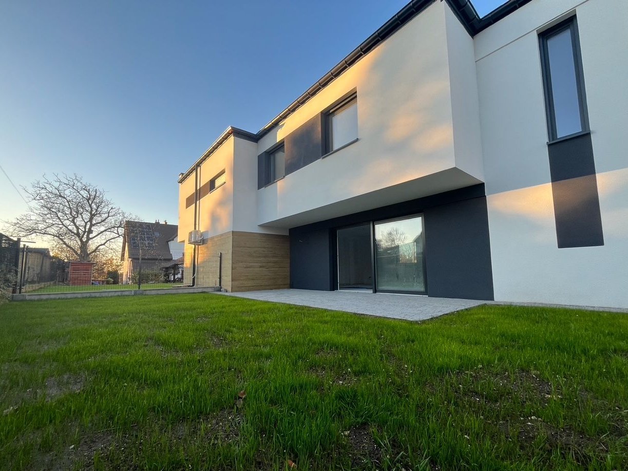 Środkowy segment / szereg z ogródkiem w doskonałej lokalizacji!