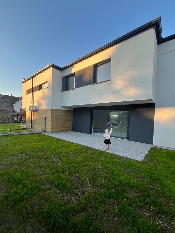 Środkowy segment / szereg z ogródkiem w doskonałej lokalizacji!