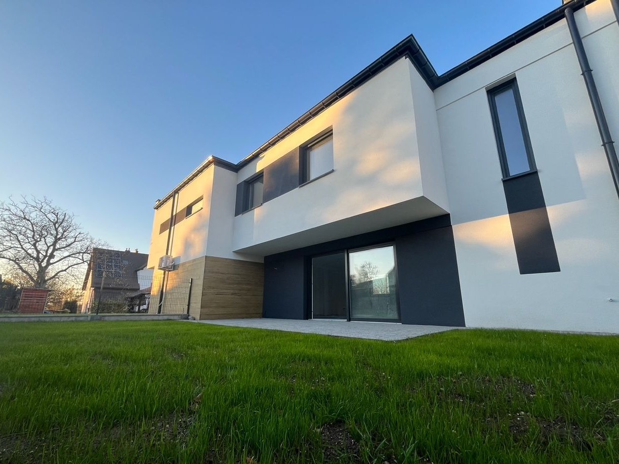 Środkowy segment / szereg z ogródkiem w doskonałej lokalizacji!