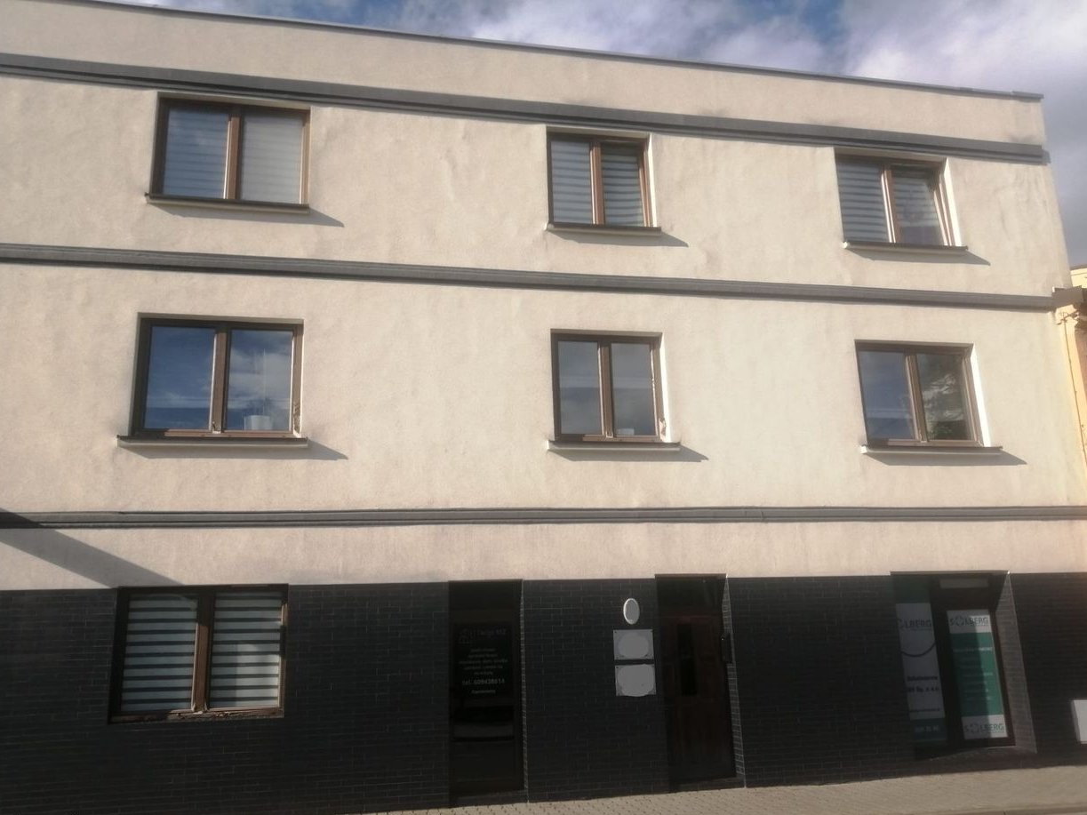 Dom z lokalami mieszkalnymi i użytkowymi - blisko Pszczyna i góry