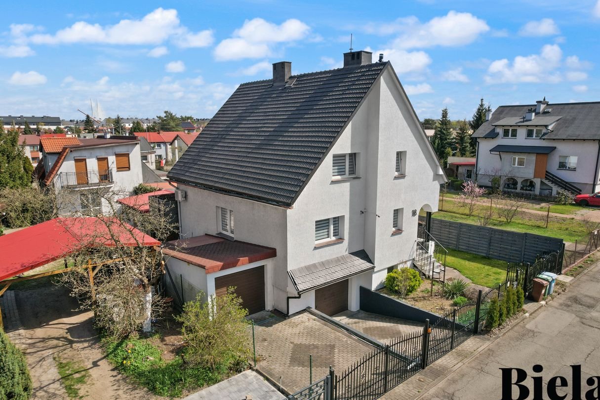 Duży dom wolnostojący 4 sypialnie + salon, garaż, piwnica, Maślice