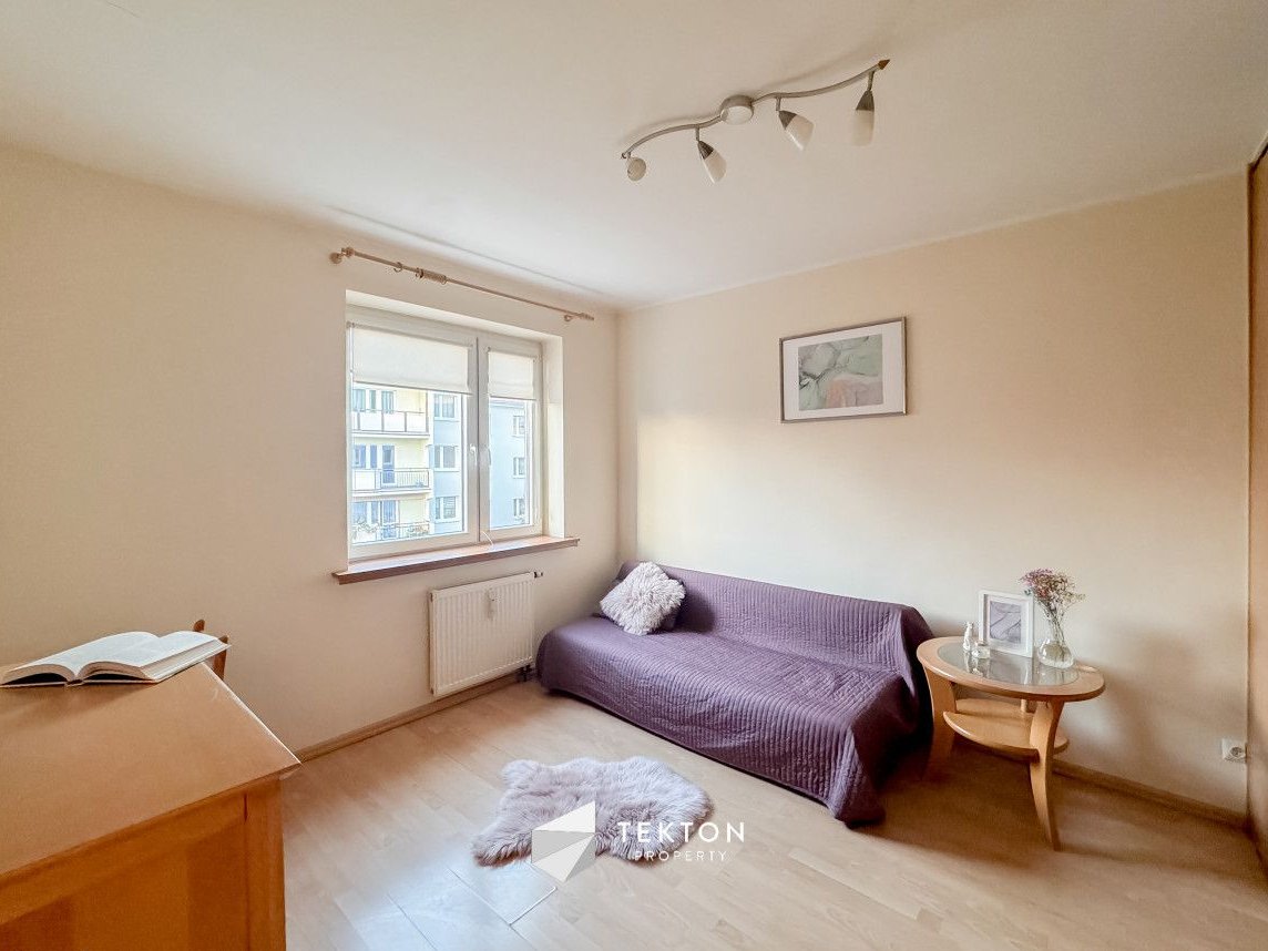 Przestronna kawalerka z osobną kuchnią grunwald