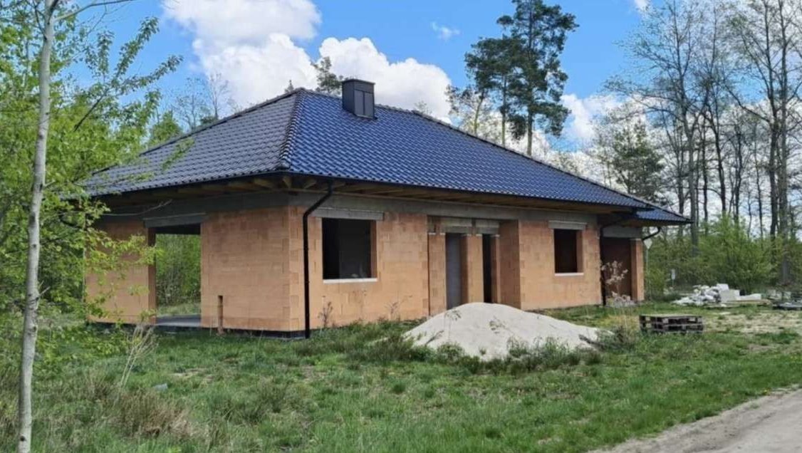 Nowoczesny dom z garażem w spokojnej okolicy