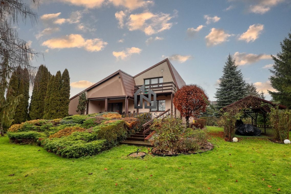 Sobienie-Jeziora 2 domy 262 m² działka 2100