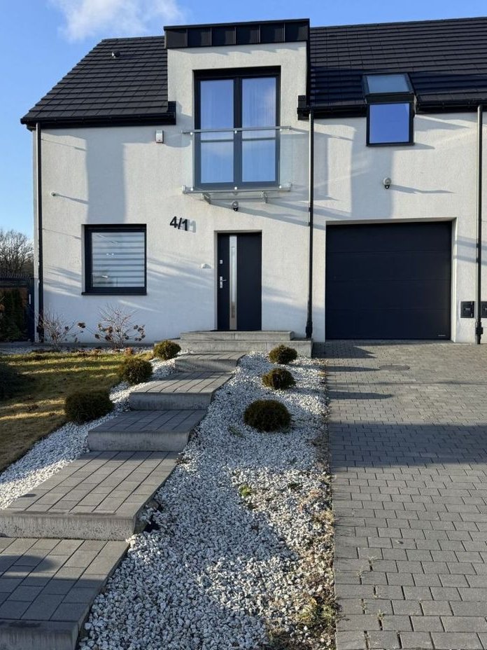 Nowoczesny dom w świetnej lokalizacji