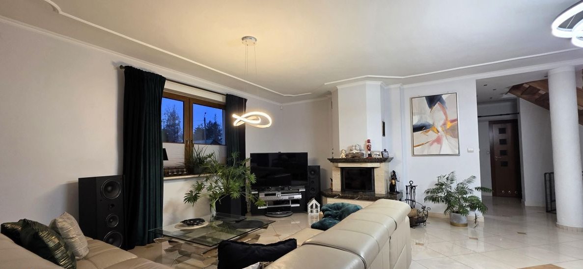 Przestronny Dom ok. 200m2,B.Dobra Lokalizacja