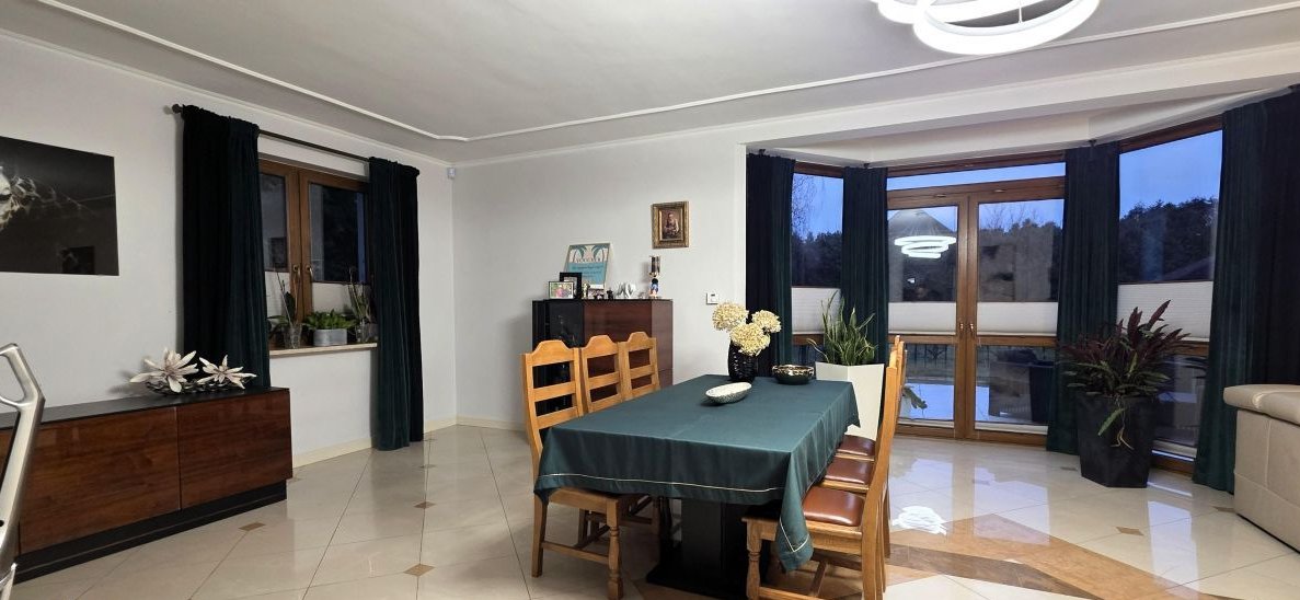 Przestronny Dom ok. 200m2,B.Dobra Lokalizacja