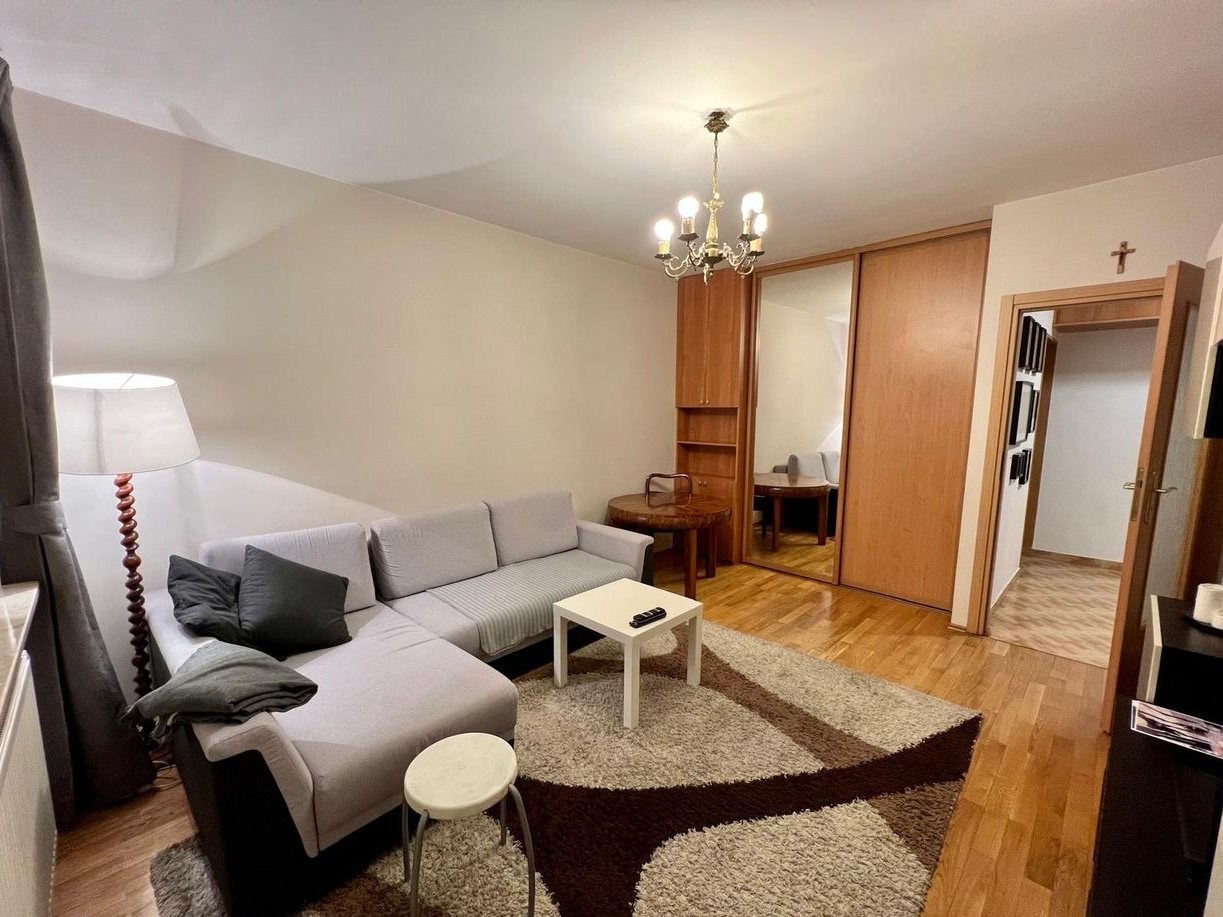 Mieszkanie na Targówku - 2 pokojowe z loggią, garażem oraz piwnicą