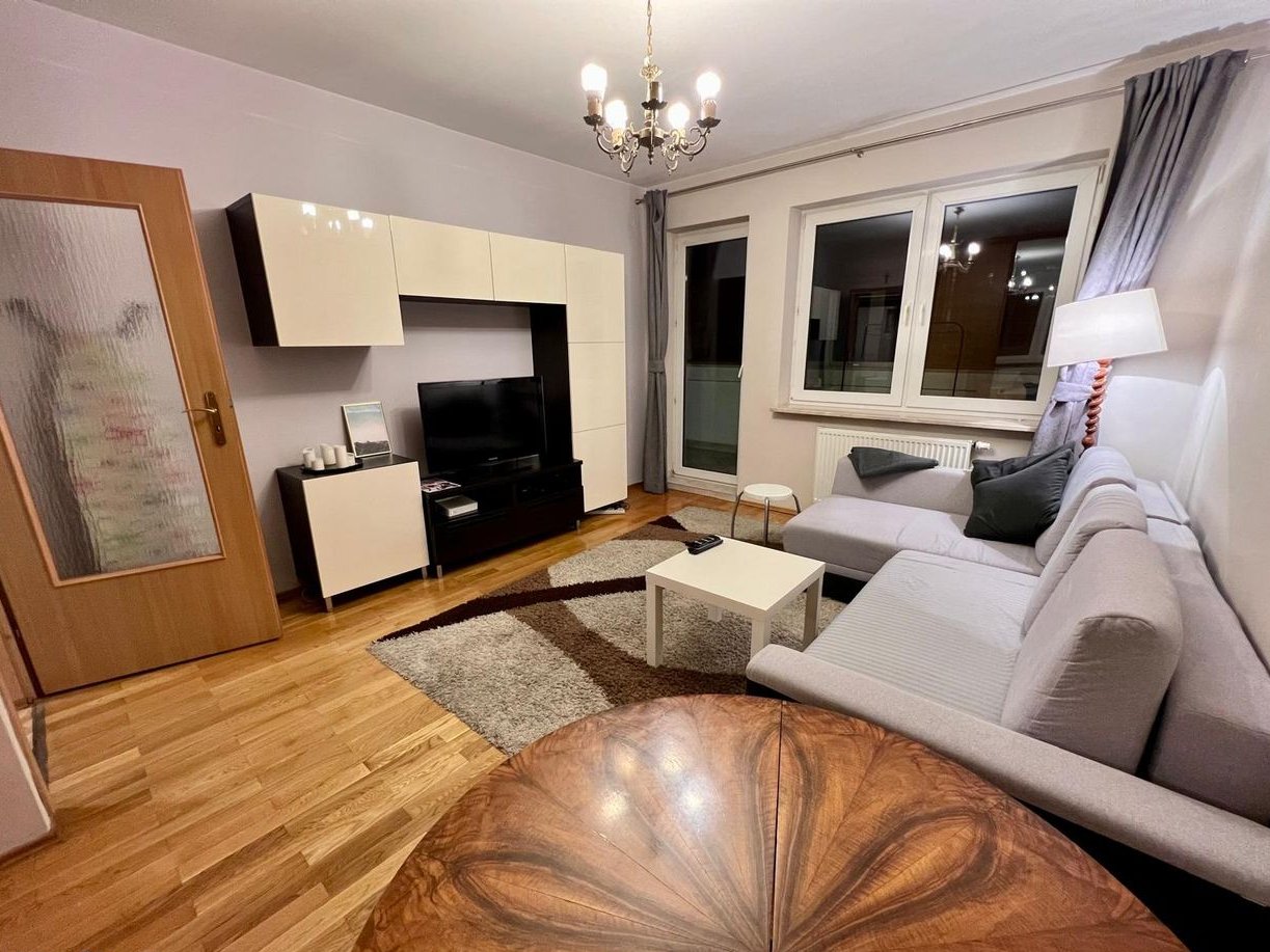 Mieszkanie na Targówku - 2 pokojowe z loggią, garażem oraz piwnicą