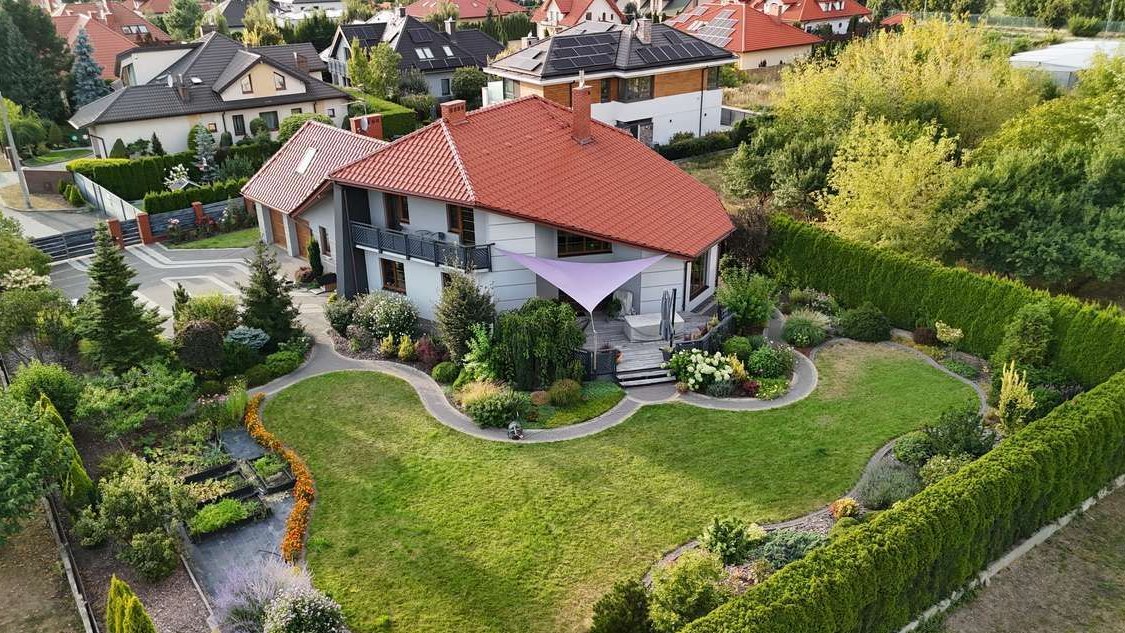 Dom 256 m² z ogrodem na działce 1432m2 w prestiżowej części Radomia