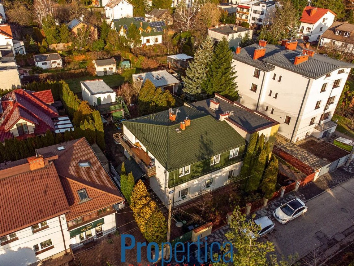 *Funkcjonalny dom w otulinie zieleni*