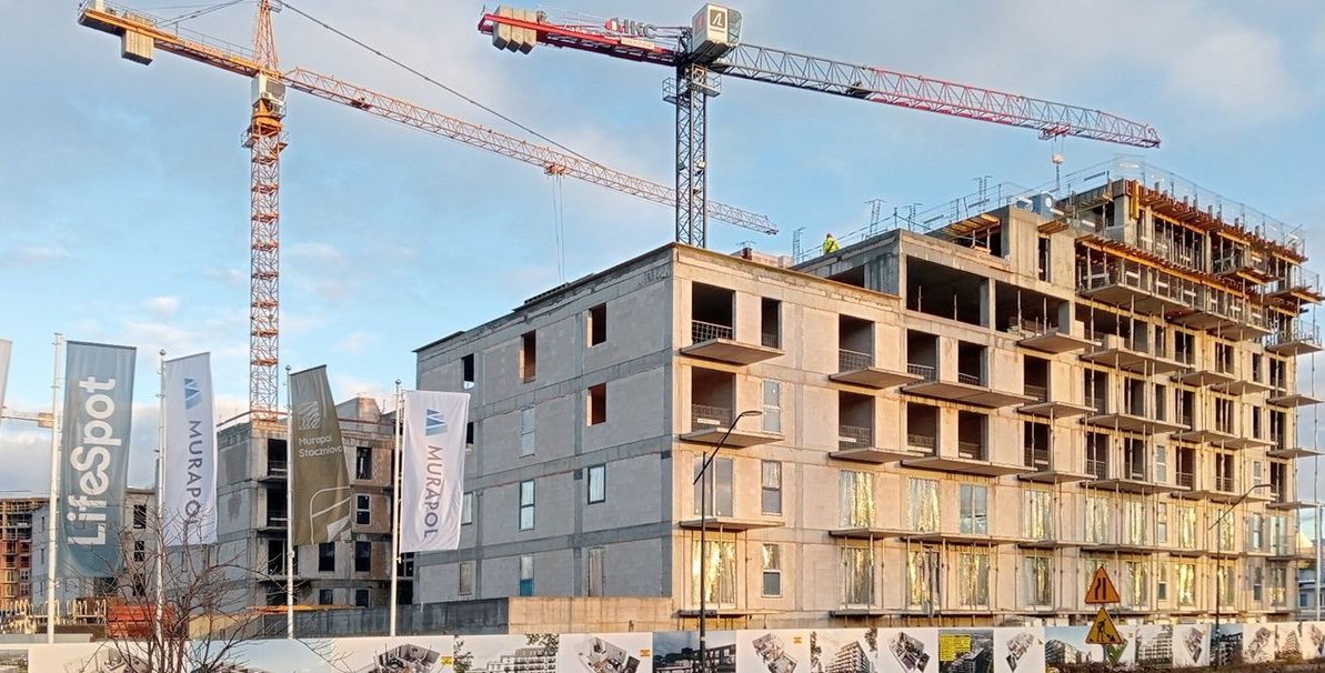 2km do Starówki/Obok tramwaj