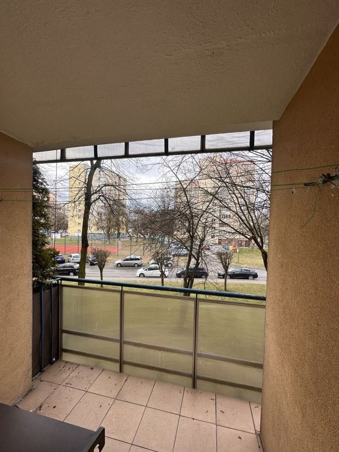 Bezpośrednio, do remontu, Niepodległości 122