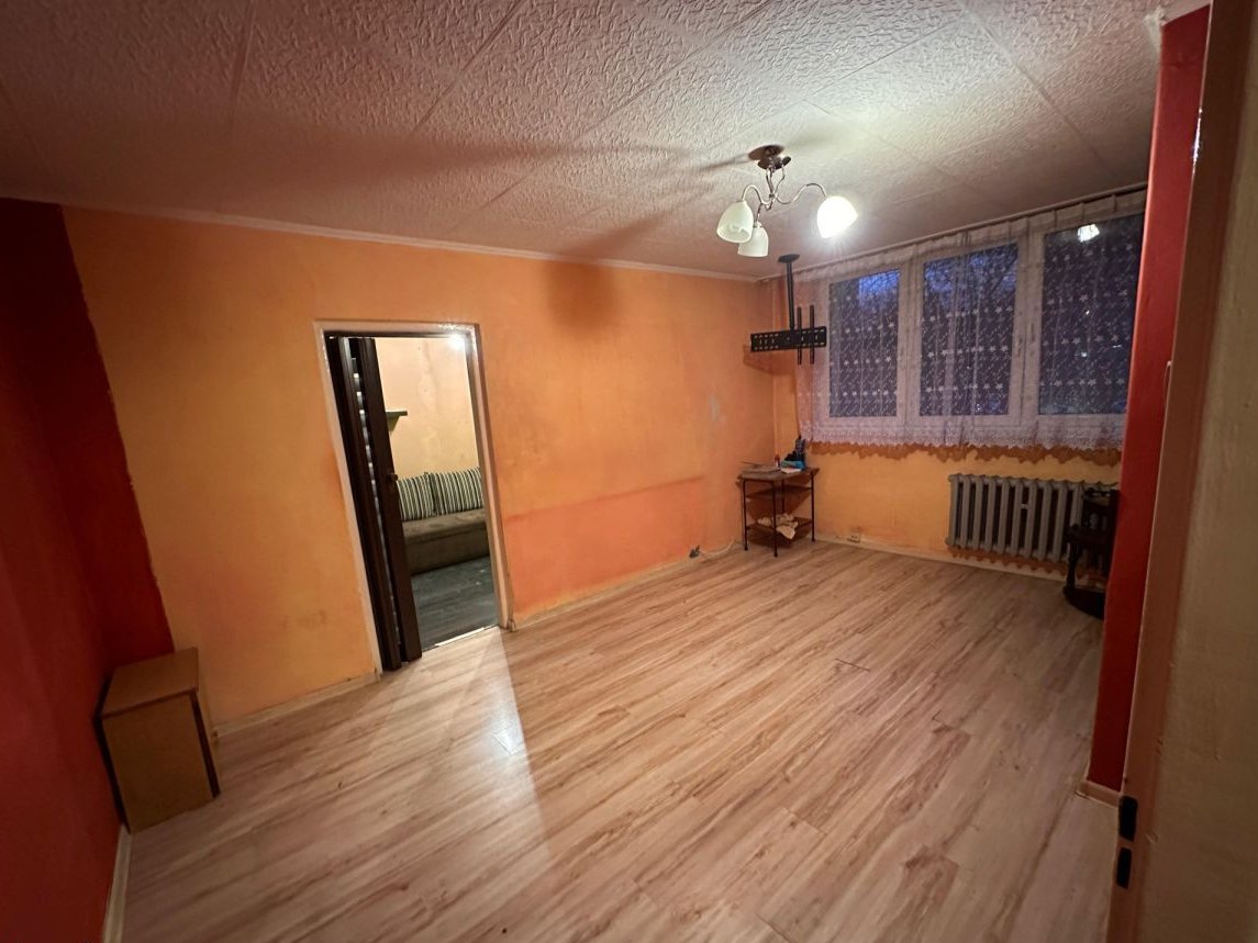 Bezpośrednio, do remontu, Niepodległości 122