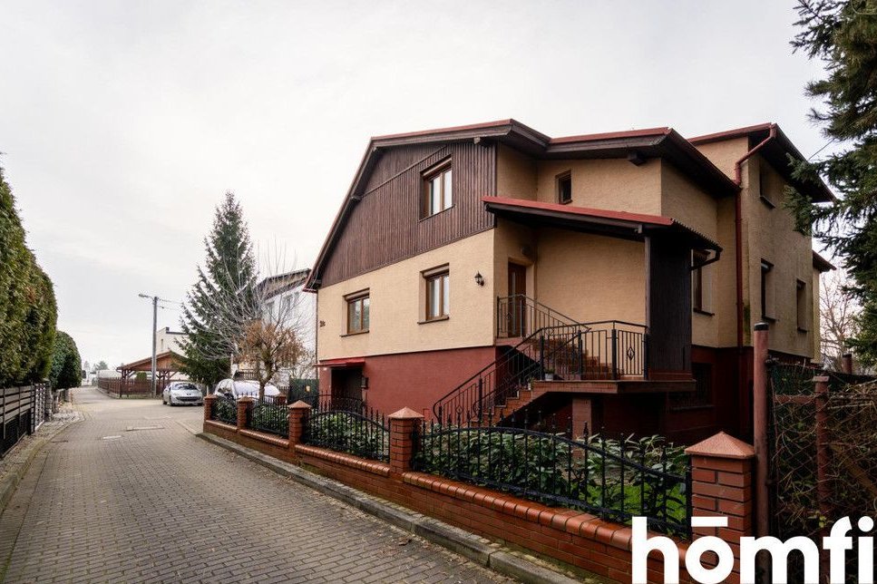 Trzykondygnacyjny dom z potencjałem w Nysie.