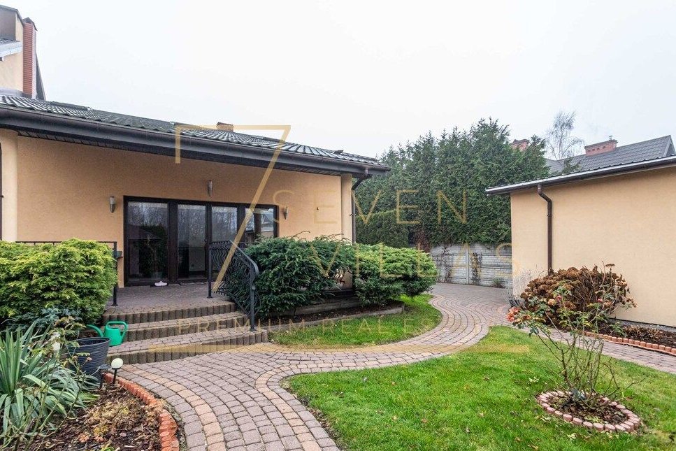 Pruszków-funkcjonalny bliźniak-cisza i komfort