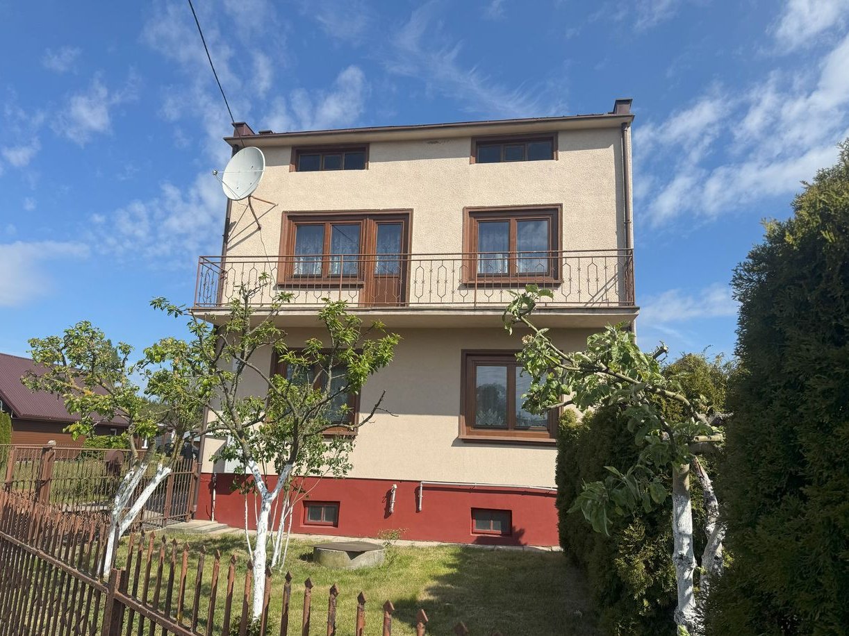 Dom wolnostojący z dużą działką w pięknej spokojnej oklicy