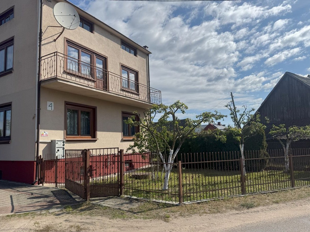 Dom wolnostojący z dużą działką w pięknej spokojnej oklicy