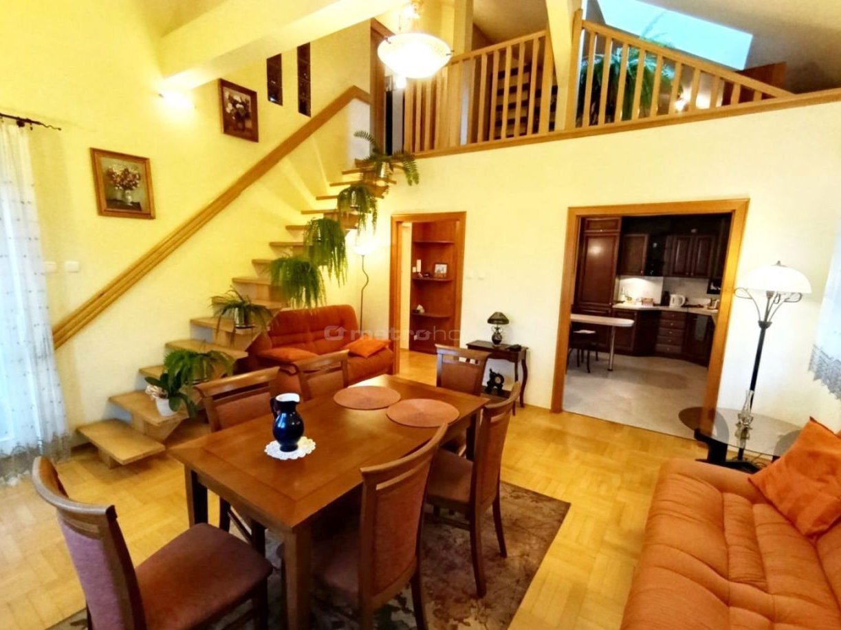 Dwupoziomowe z antresolą cisza blisko centrum!